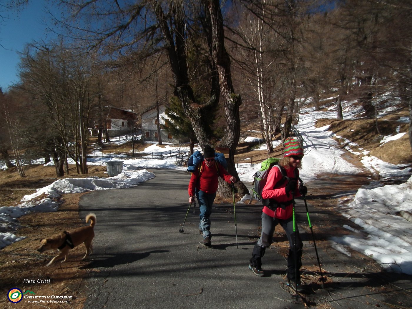 07 Saliamo l'ultimo tratto su strada asfaltata.JPG